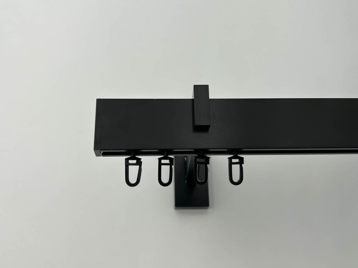 キング松井 Карниз Quadrum Square line Заглушка 240 см одинарний чорний